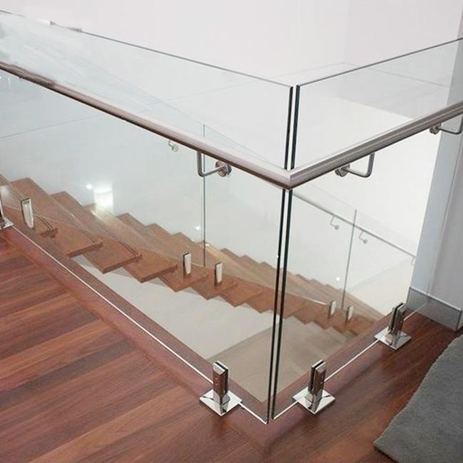 Floating stairs with glass railing spigots